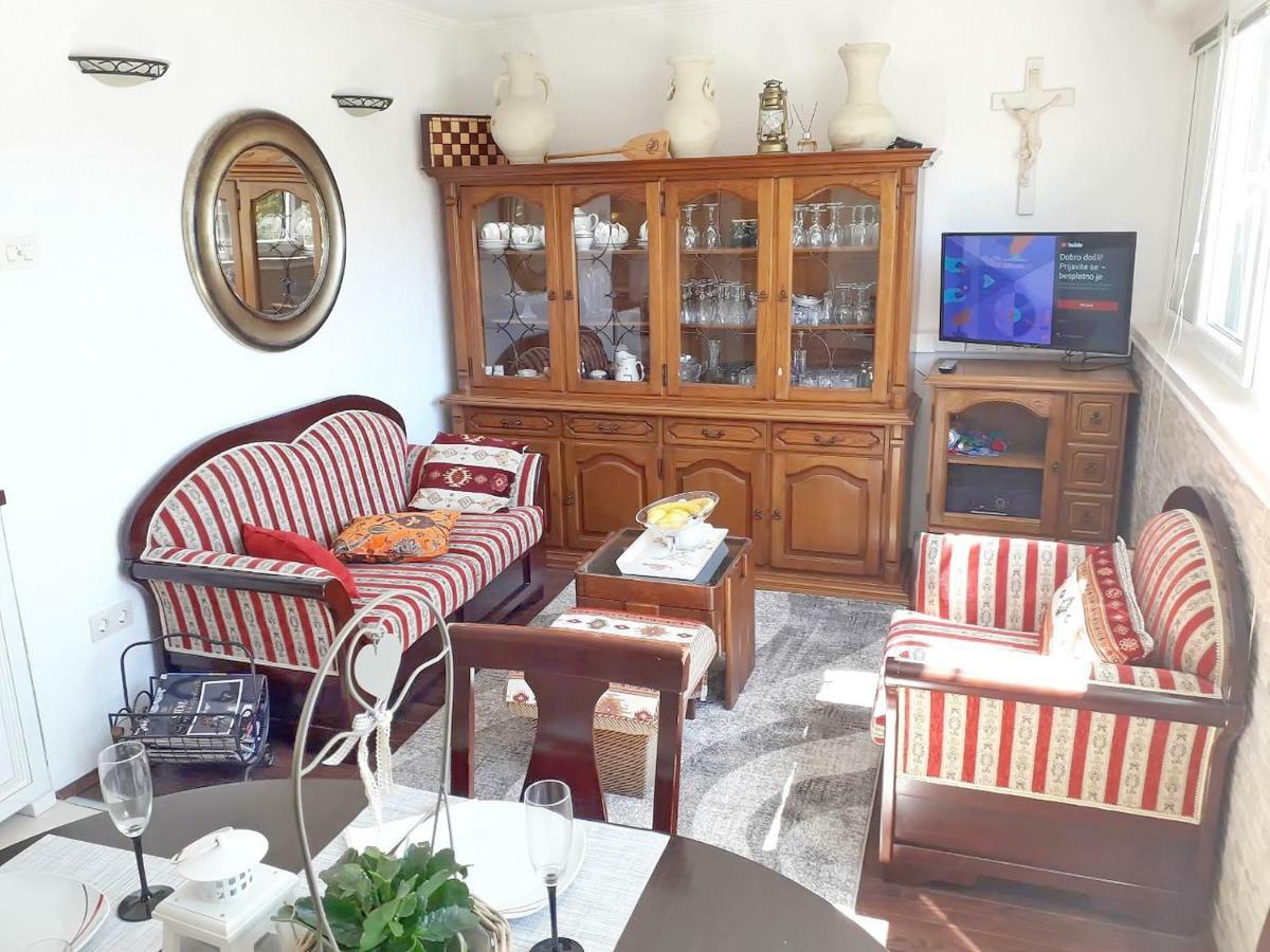 Apartment Rita Ston Bagian luar foto